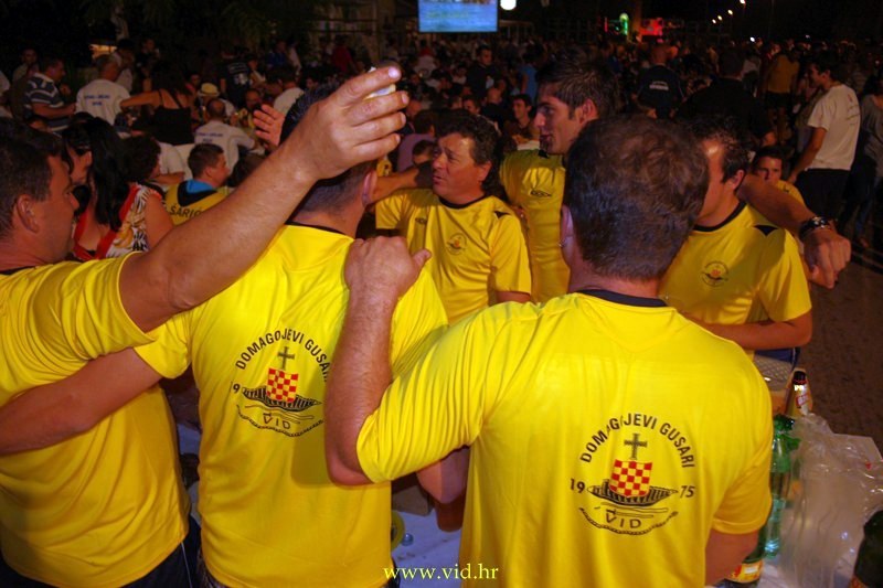 Nocprvaka2012 (11)